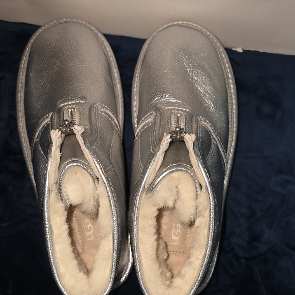 UGG Women's Metallic Silver Winter Boots - Picture 5 of 9